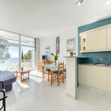Apartment In Nature Montjoi